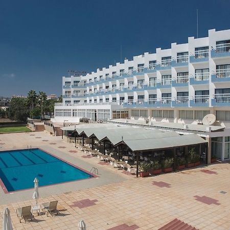 Polycarpia Hotel Pernera Buitenkant foto