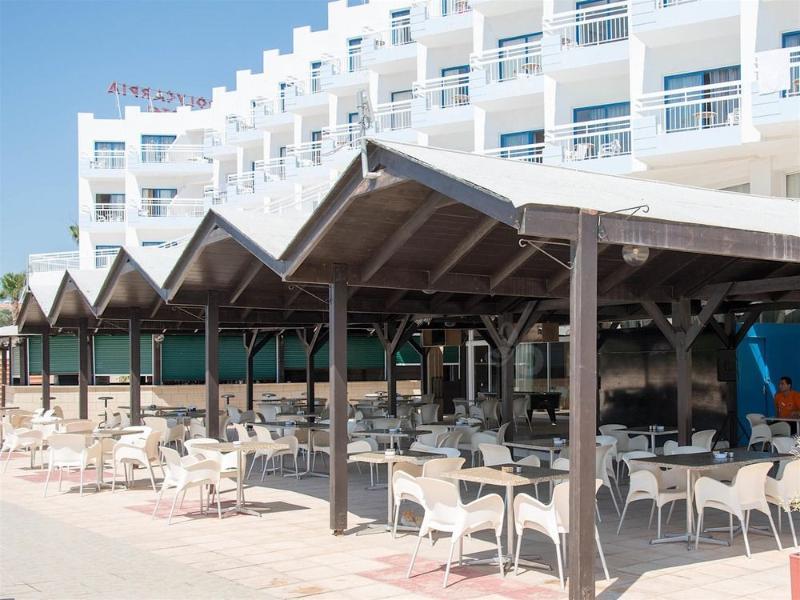 Polycarpia Hotel Pernera Buitenkant foto