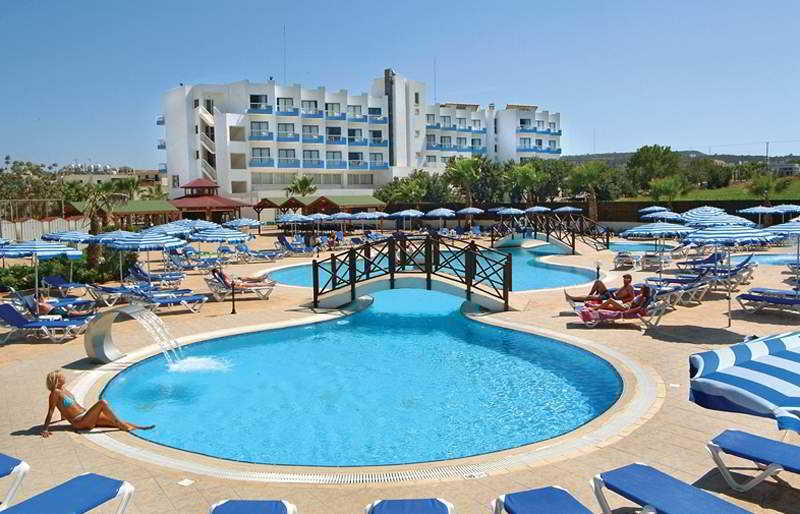 Polycarpia Hotel Pernera Buitenkant foto