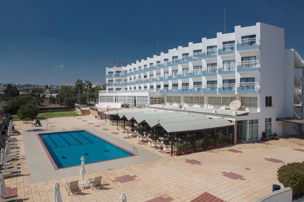 Polycarpia Hotel Pernera Buitenkant foto